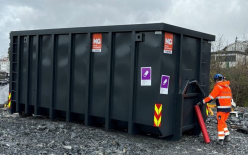 Sortering plastrør container