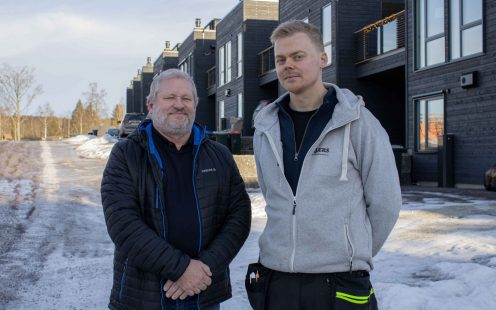 Fra venstre: Erik Sneltvedt, KAM VVS sør i Pipelife, og Pål Rønning, rørleggermester i Kjærs Rørleggerforretning og prosjektleder for Solenga-prosjektet.